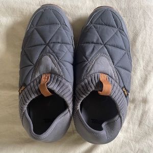 Men’s Teva Ember Slip Ons Grey Quilted Slippers Size 9